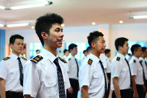 貴州航空工業技師學院單招要求 空中乘務報考要求