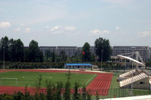 內(nèi)江鐵路機(jī)械學(xué)校不錯(cuò)