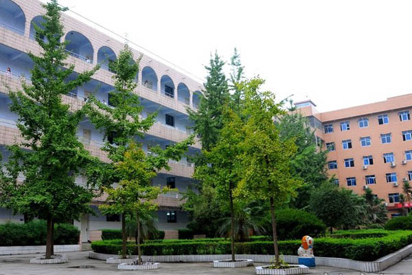 巴中職高學校