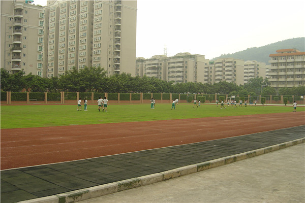 上職業(yè)技術(shù)學(xué)校學(xué)費(fèi)貴嗎 上職業(yè)技術(shù)學(xué)校學(xué)費(fèi)貴嗎